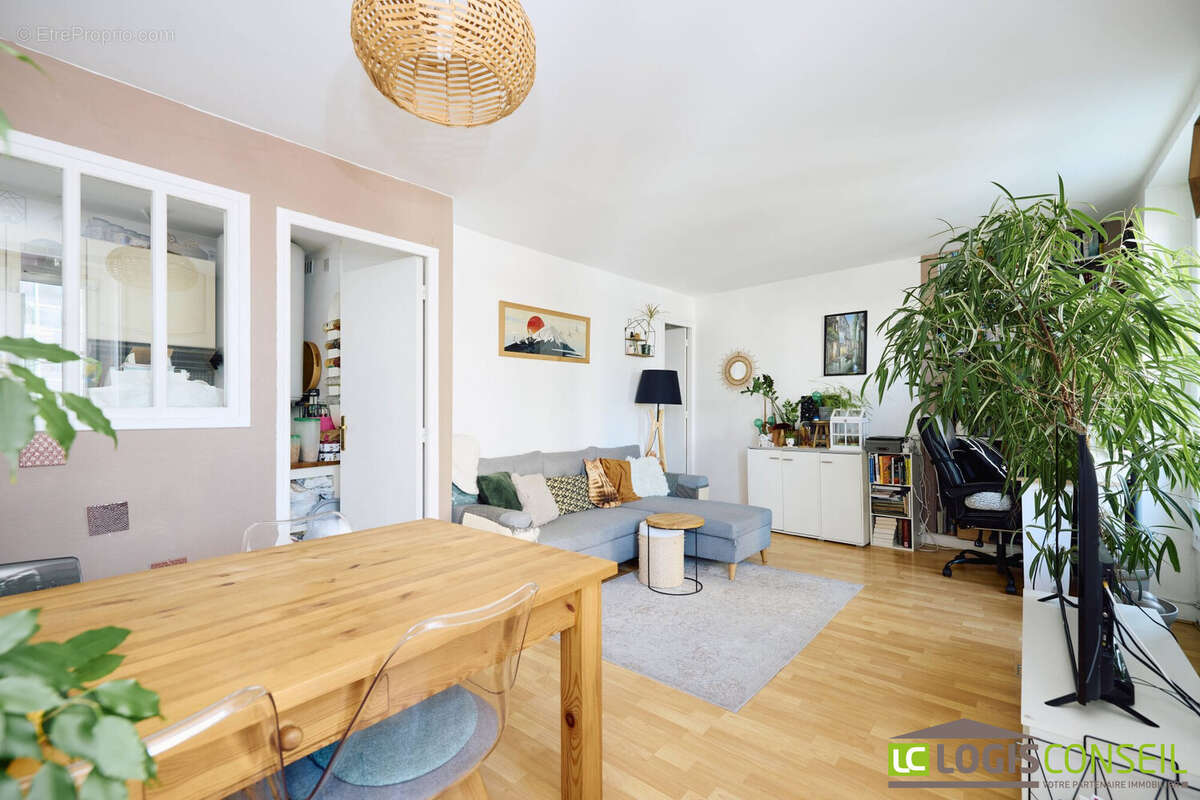 Chambre 2 - Appartement à BOURG-LA-REINE