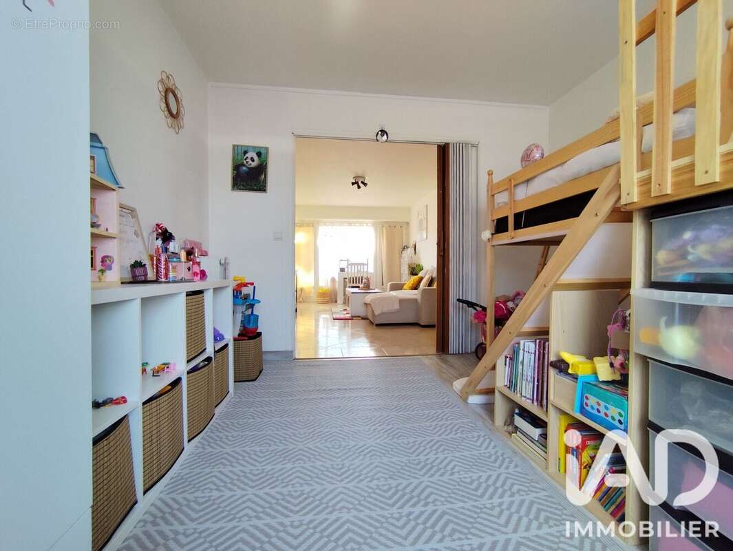 Appartement 65 m² à Saint-Jean-De-La-Ruelle  - photo 3