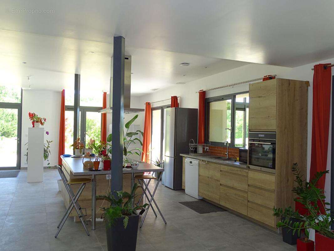 Maison Sainte Orse 4 pièce(s) 195 m2 - photo 14