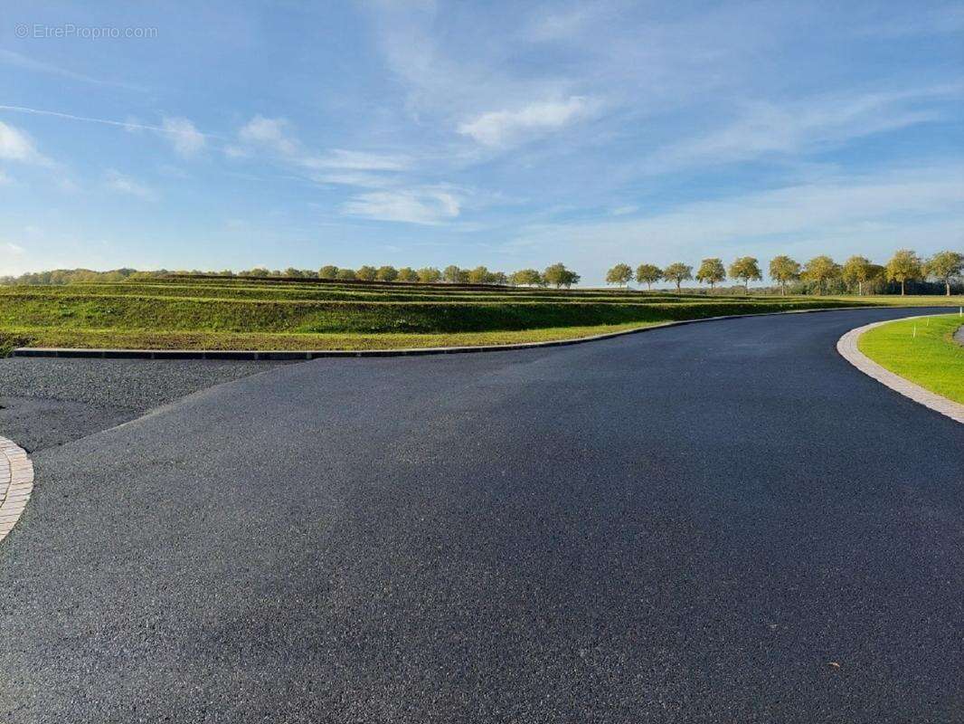 Terrain à DOUVRES-LA-DELIVRANDE