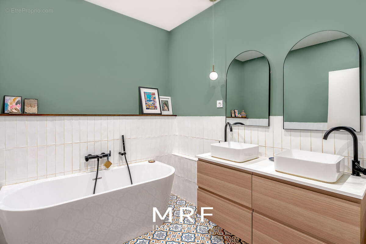 Appartement à MARSEILLE-5E