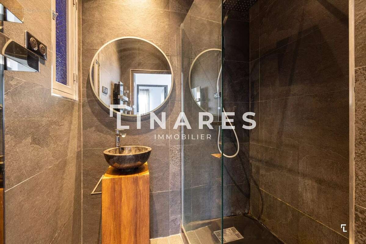 Appartement à MARSEILLE-6E