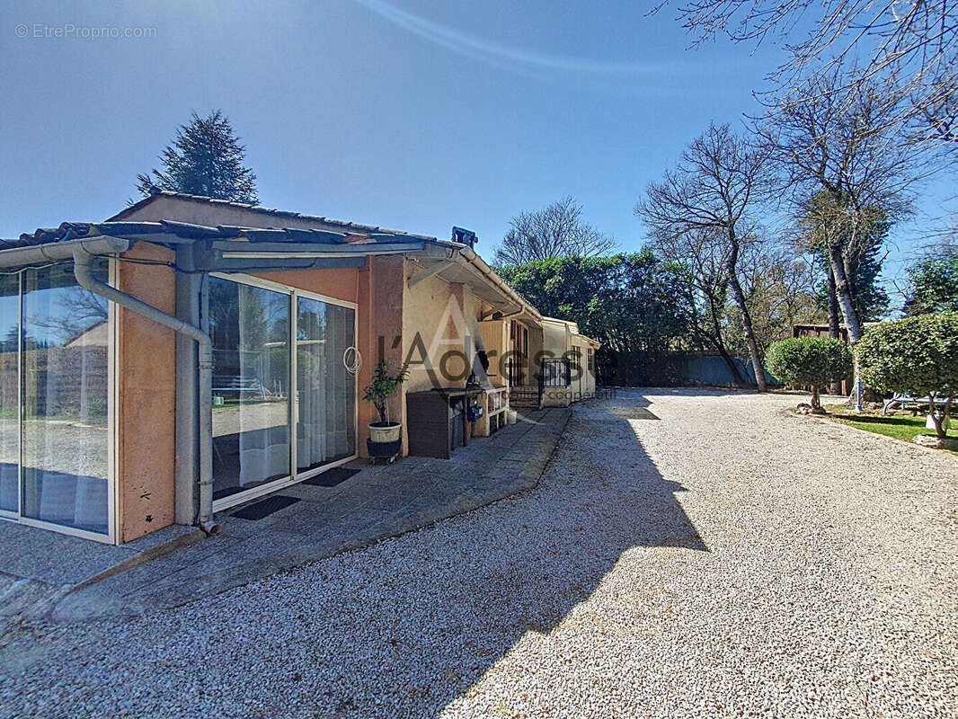 Maison à CALLIAN