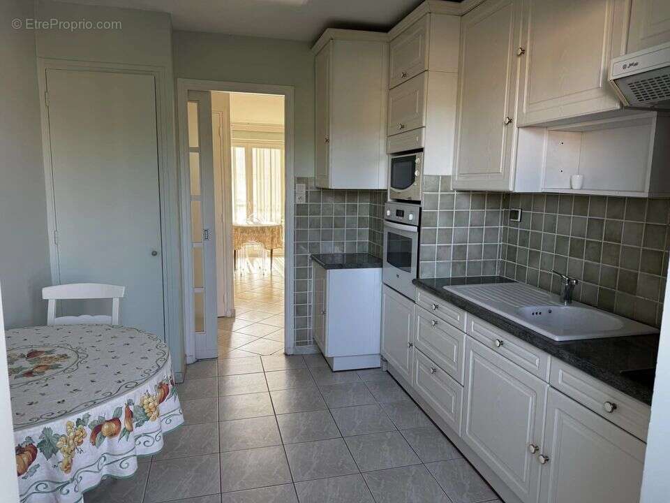 Appartement à CARRY-LE-ROUET