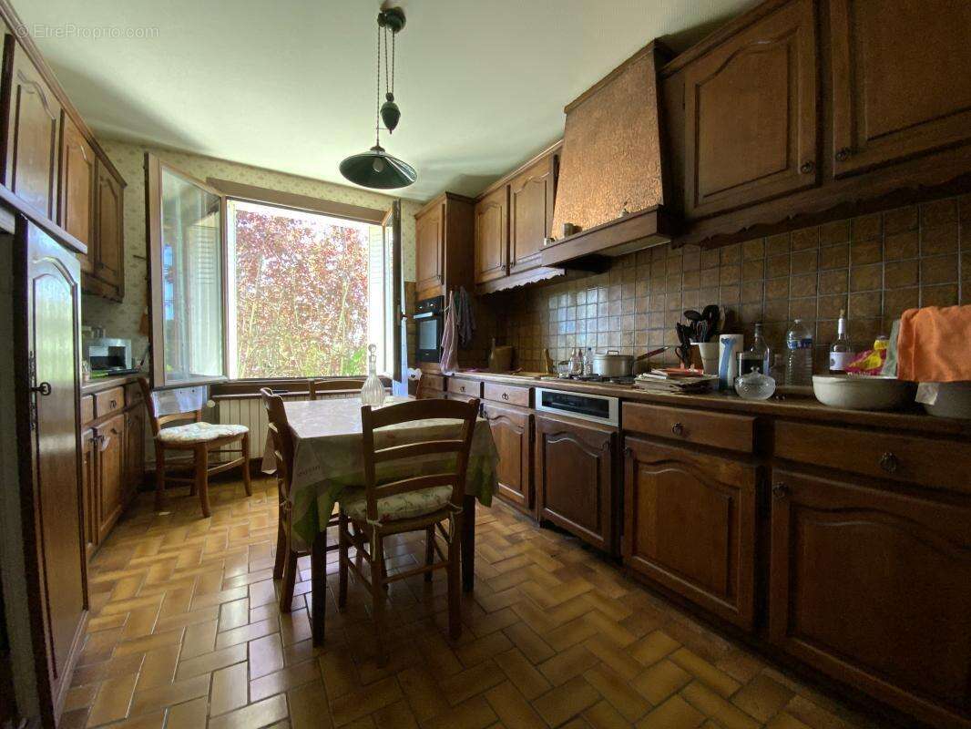 Maison à SAINT-YRIEIX-LA-PERCHE