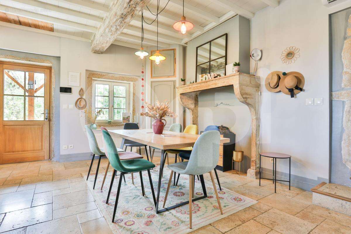 Ouest Lyonnais - Maison pleine de personnalité avec piscine – 169 m² - photo 5
