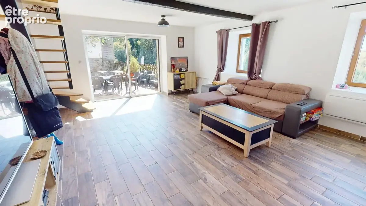 Une maison rénovée, spacieuse et prête à accueillir votre famille ! - photo 4