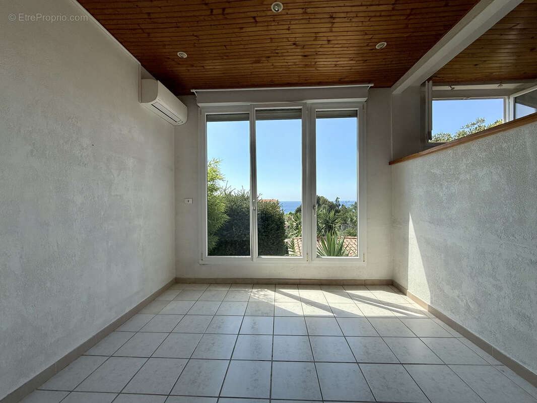 Appartement à ROQUEBRUNE-CAP-MARTIN