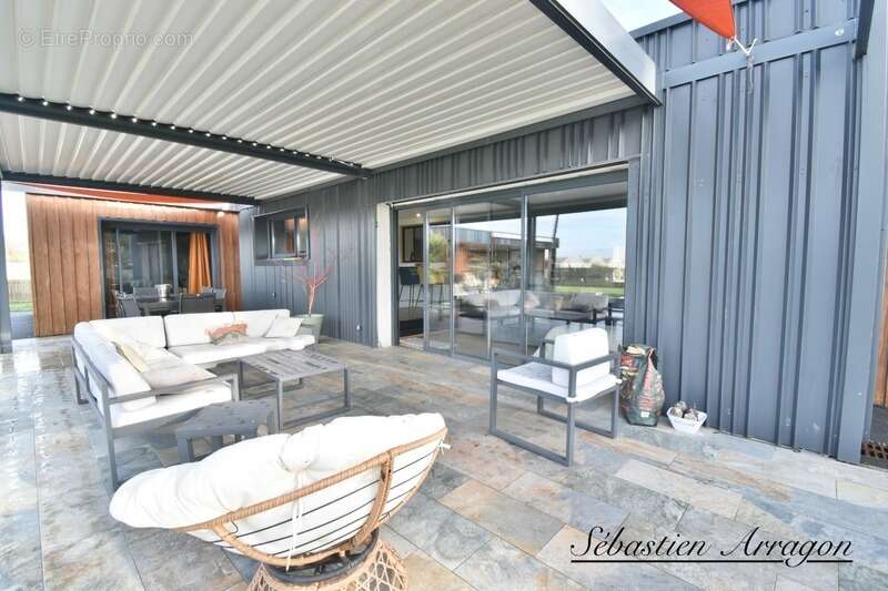 Villa contemporaine d’architecte avec piscine Art de vivre à la campagne, en Lot-et-Garonne- GRANGES SUR LOT (47) - photo 21