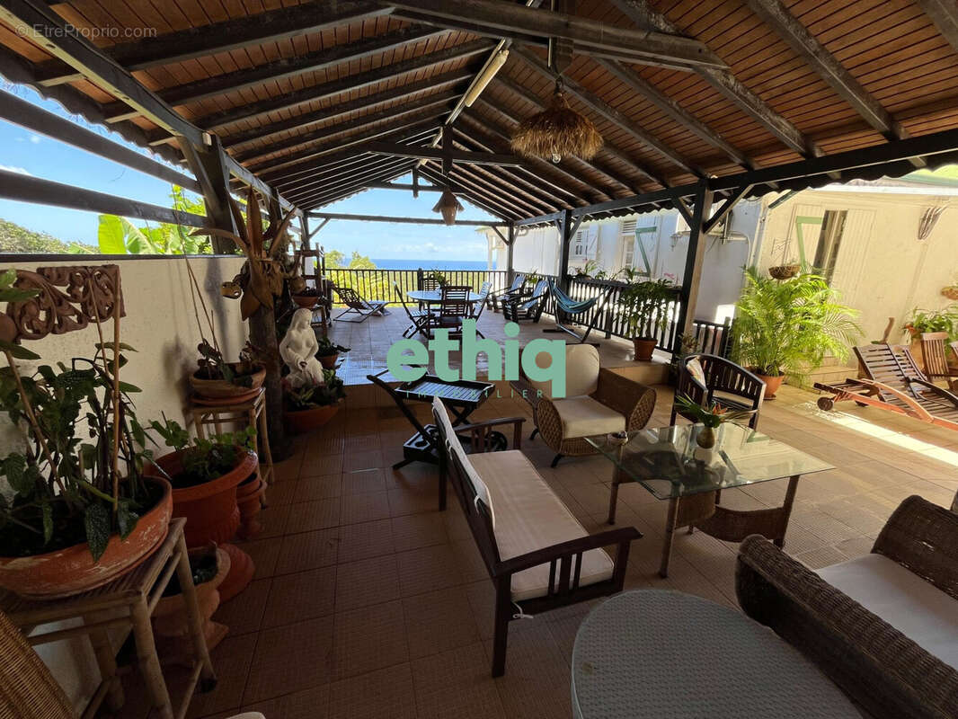 Appartement à DESHAIES