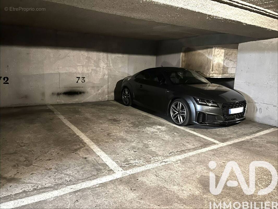 Photo 1 - Parking à PARIS-16E