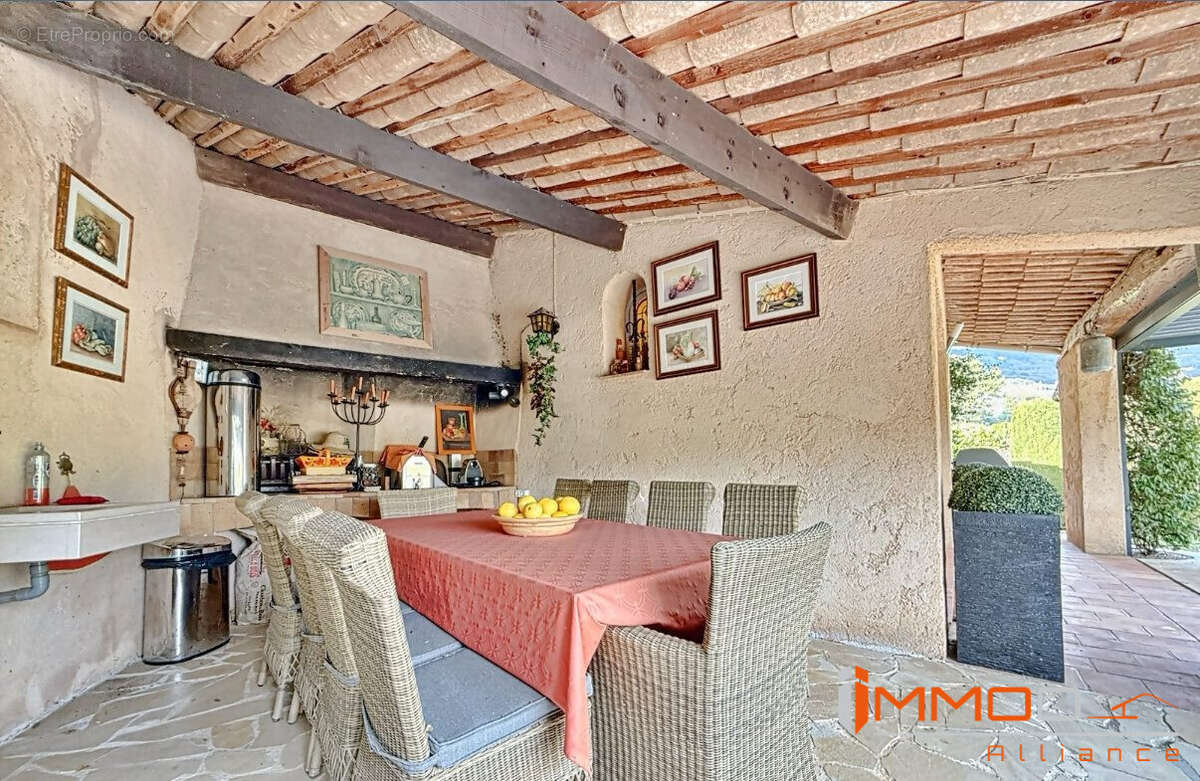 Maison 197 m² à Le Tignet  - photo 8