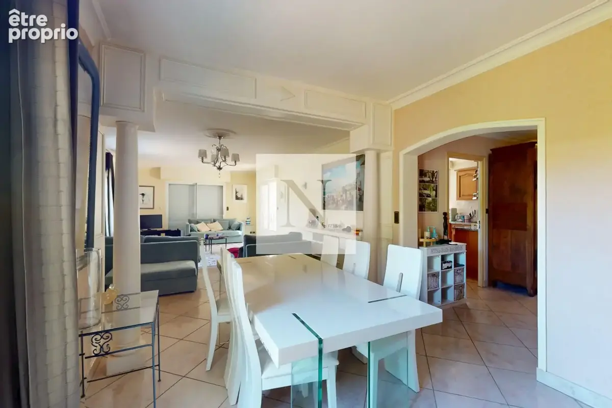 Maison 6 pièces 218 m² à vendre à Saintes (17100) - photo 6