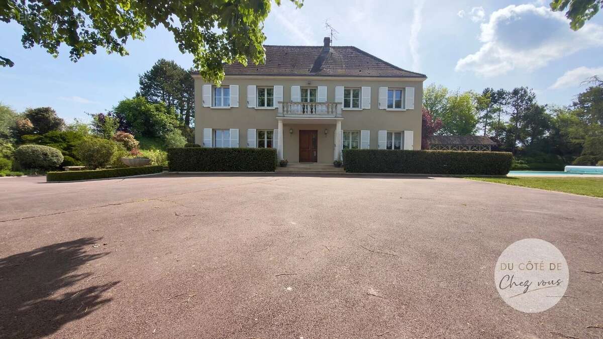Maison à COURTENOT