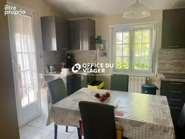 Maison - 5 pièces -  106 m² - photo 3