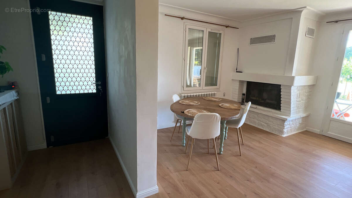 Maison à PERNES-LES-FONTAINES