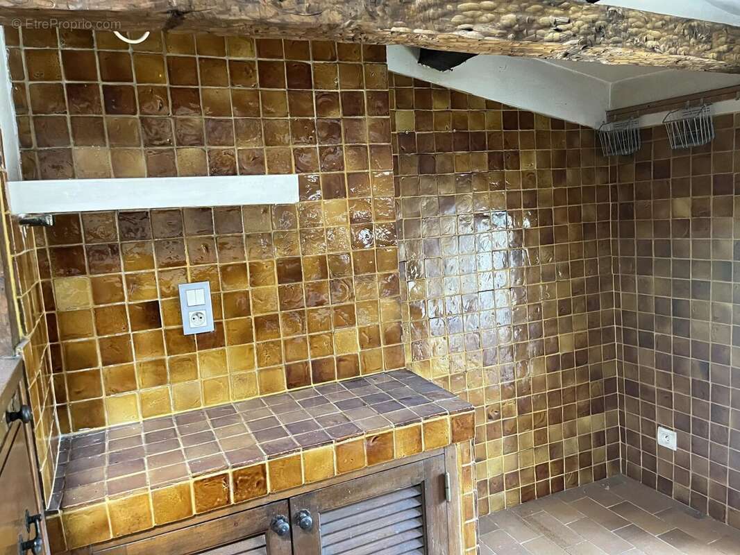 Appartement à COTIGNAC