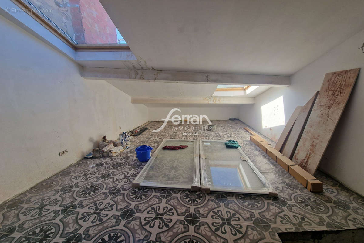 Appartement à SALERNES