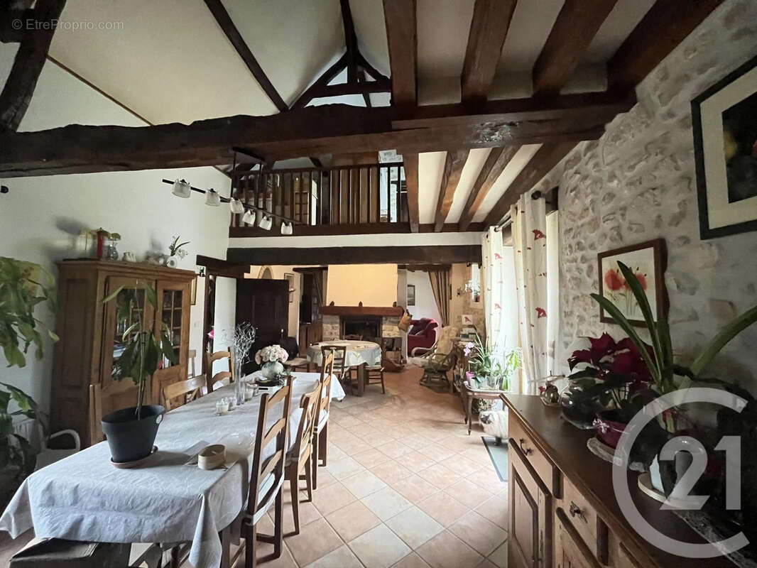 Maison à LA CHAPELLE-REANVILLE