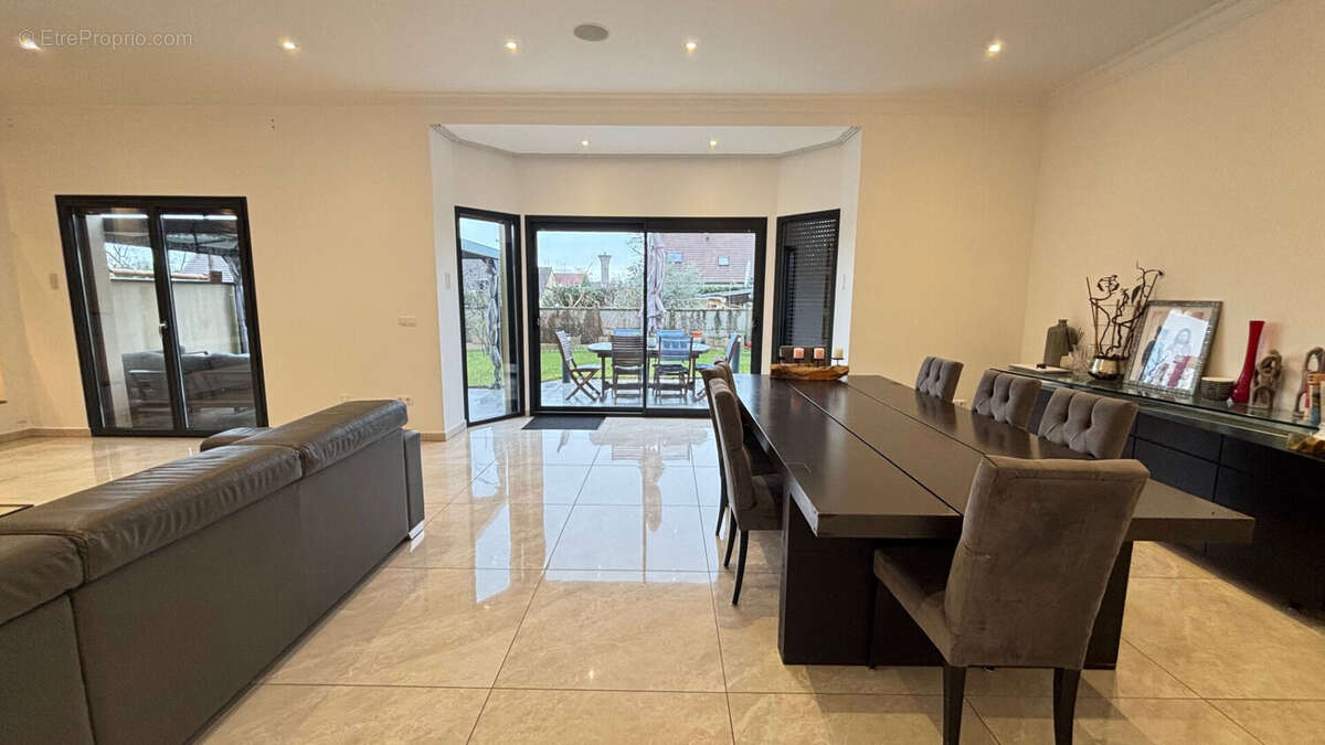 Maison à AUBERGENVILLE