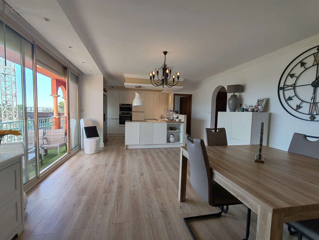 Appartement T4/T5 de 119m2 - Parking et ascenseur - photo 2