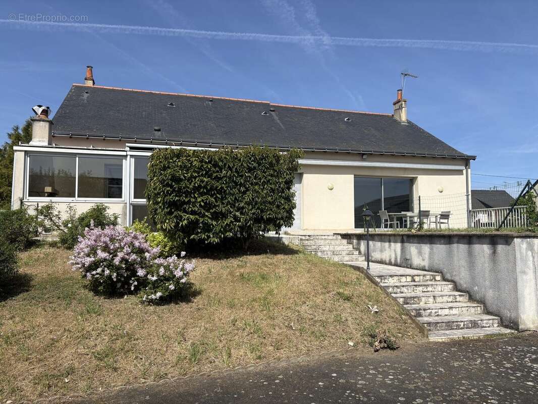 Maison à MONTREUIL-BELLAY