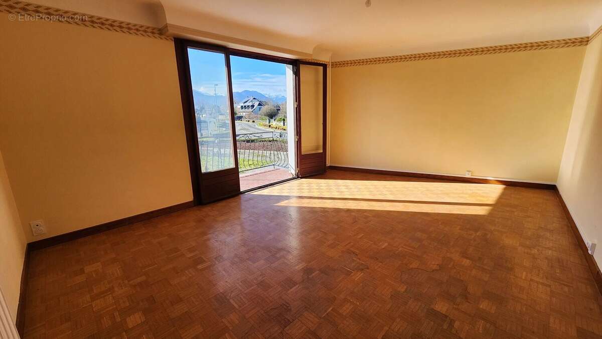Appartement à ASSON