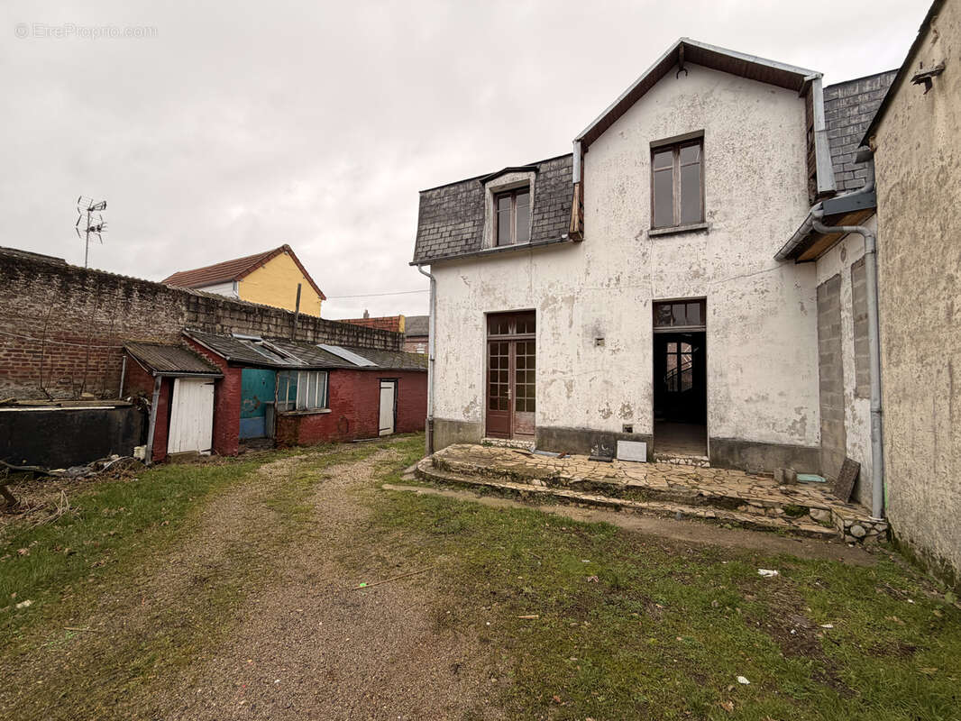 Maison à WOINCOURT