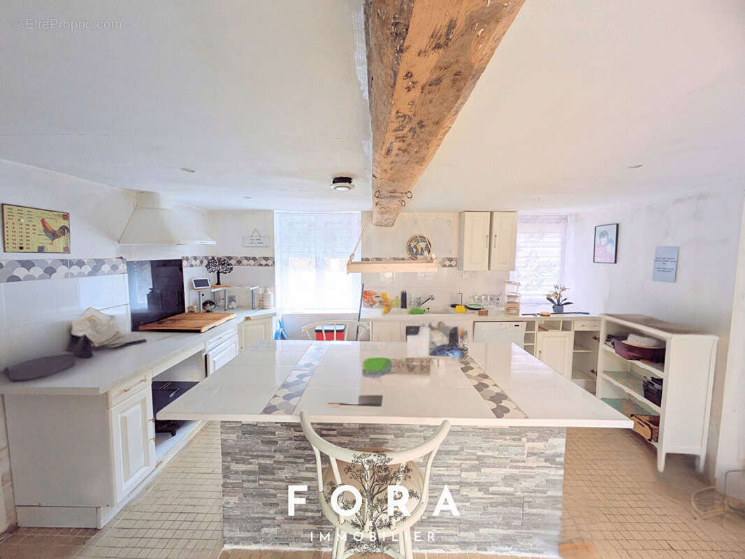 Maison à LA SELLE-LA-FORGE