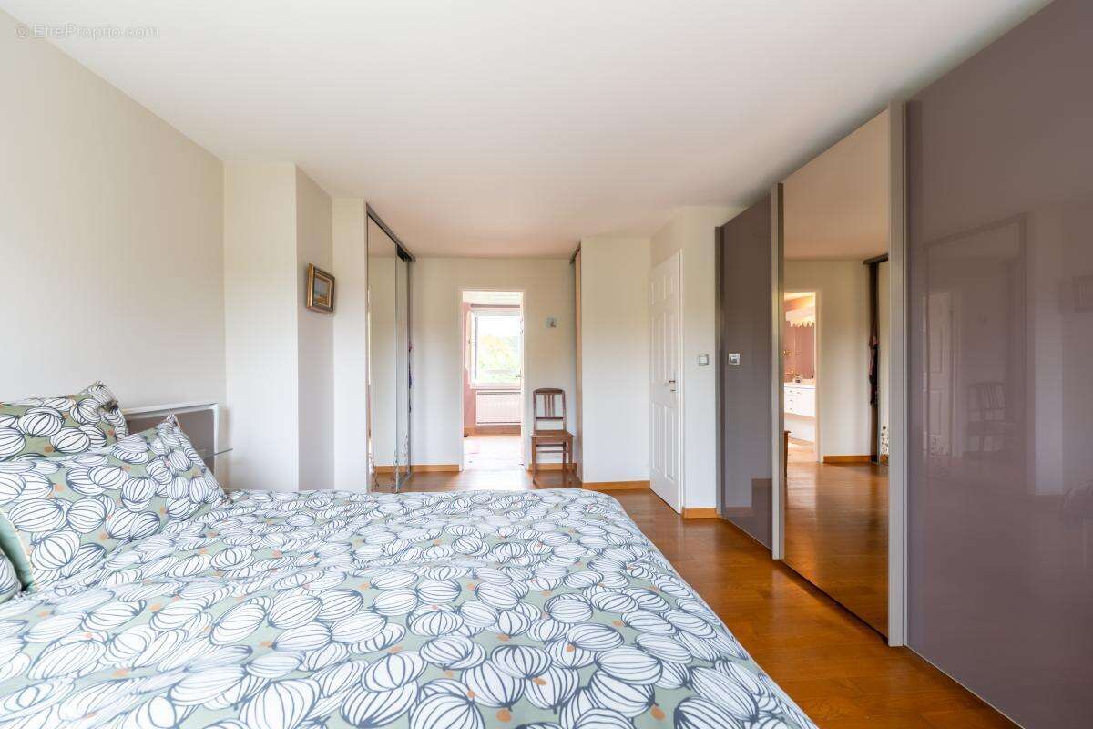 Maison à LA QUEUE-EN-BRIE