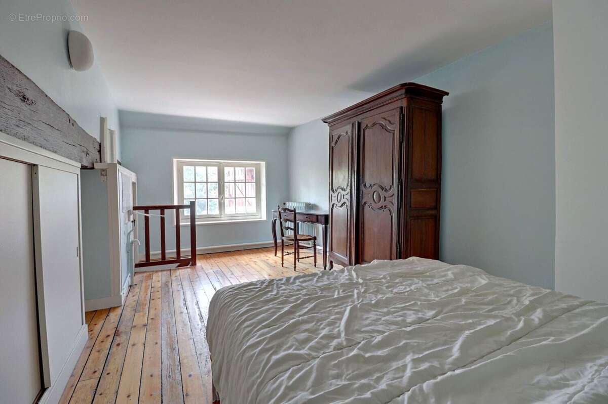 Maison à LA QUEUE-LES-YVELINES