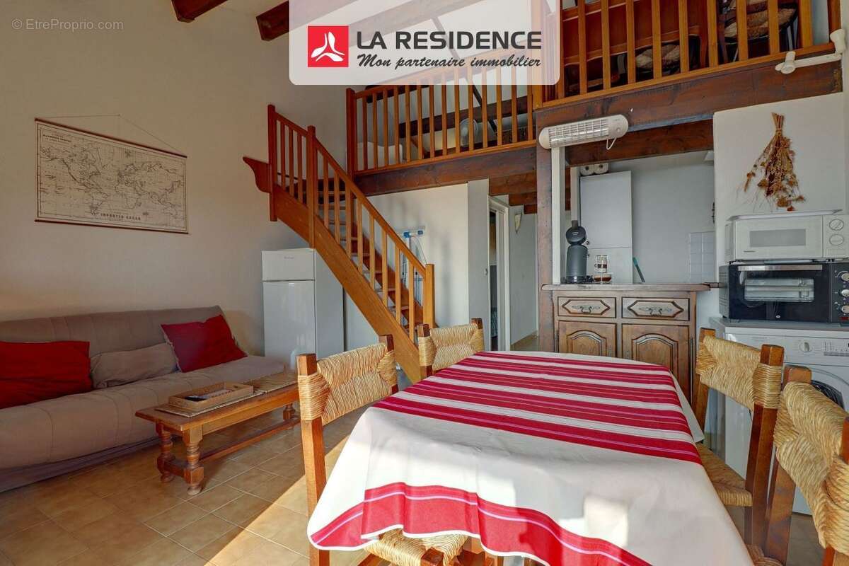 Appartement à ROQUEBRUNE-SUR-ARGENS