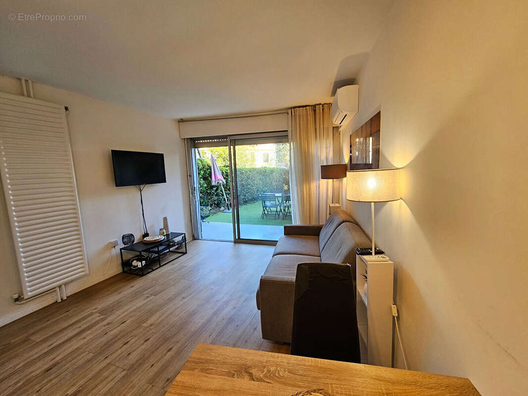 Appartement à MANDELIEU-LA-NAPOULE