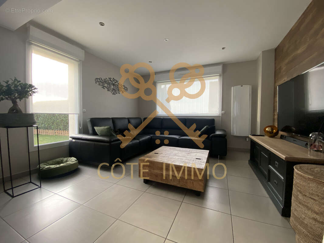 Maison à COURRIERES