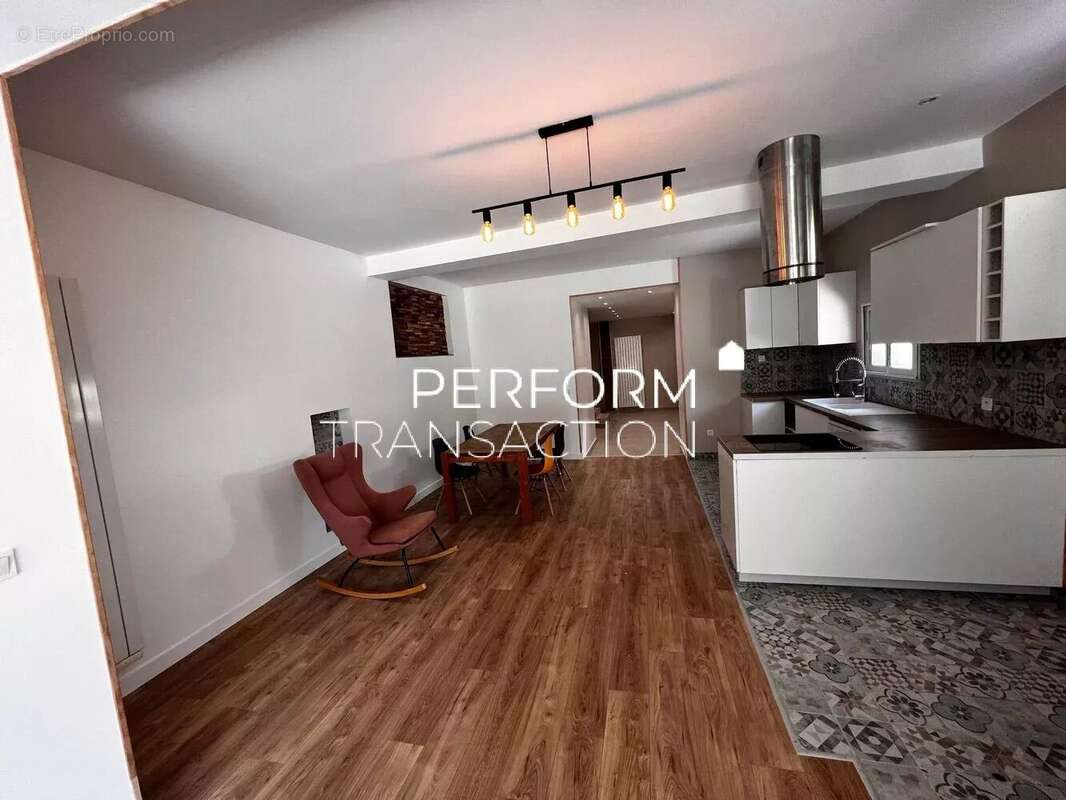 Maison à VEUREY-VOROIZE