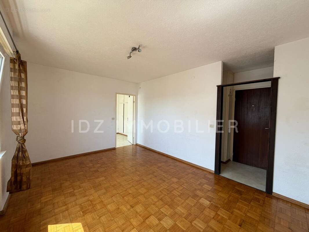 Appartement 32 m² à Saint-Louis  - photo 2