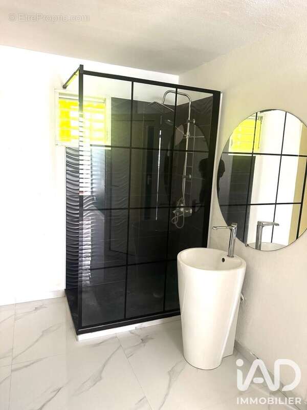 Appartement 56 m² à Sainte-Rose  - photo 7
