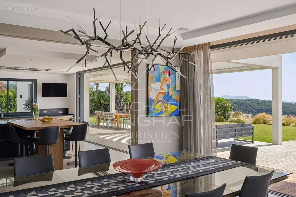 Maison à ROQUEFORT-LES-PINS