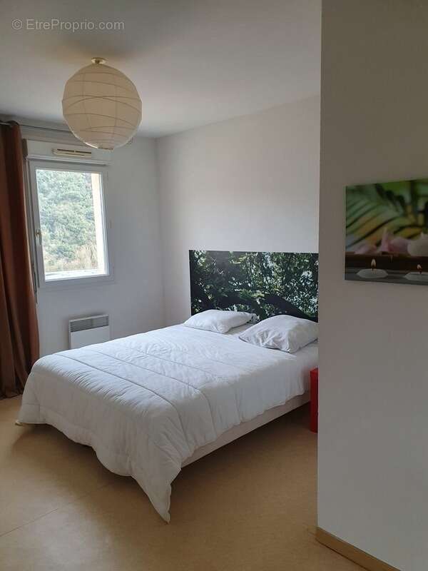 Appartement à AVENE