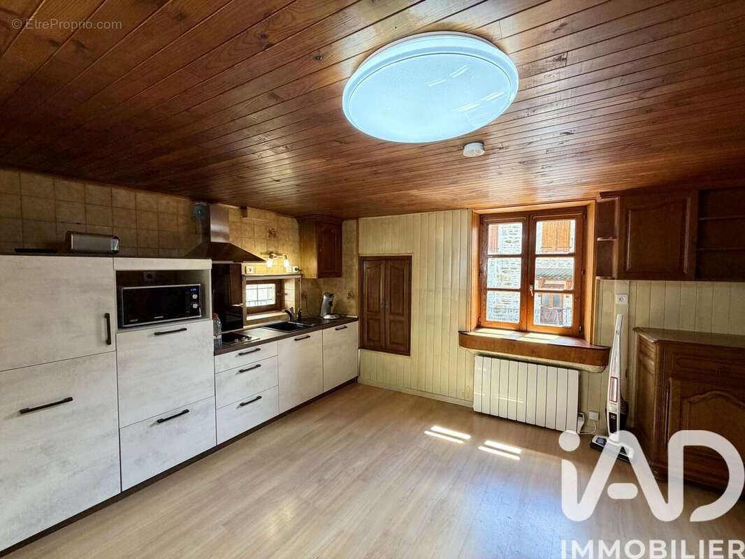Photo 2 - Maison à JUJURIEUX