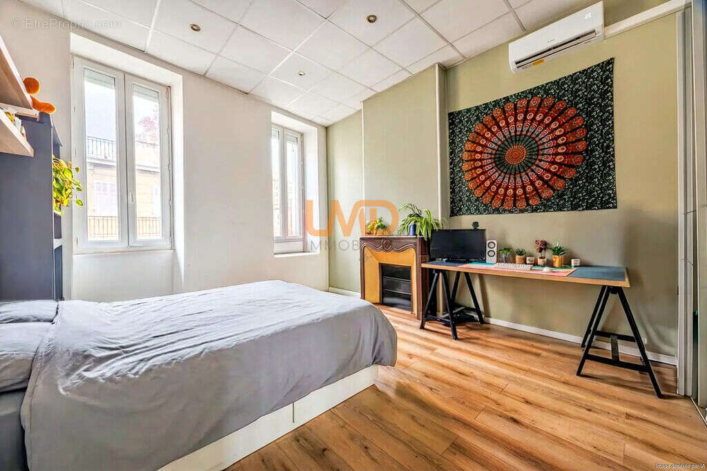 Appartement à MARSEILLE-4E
