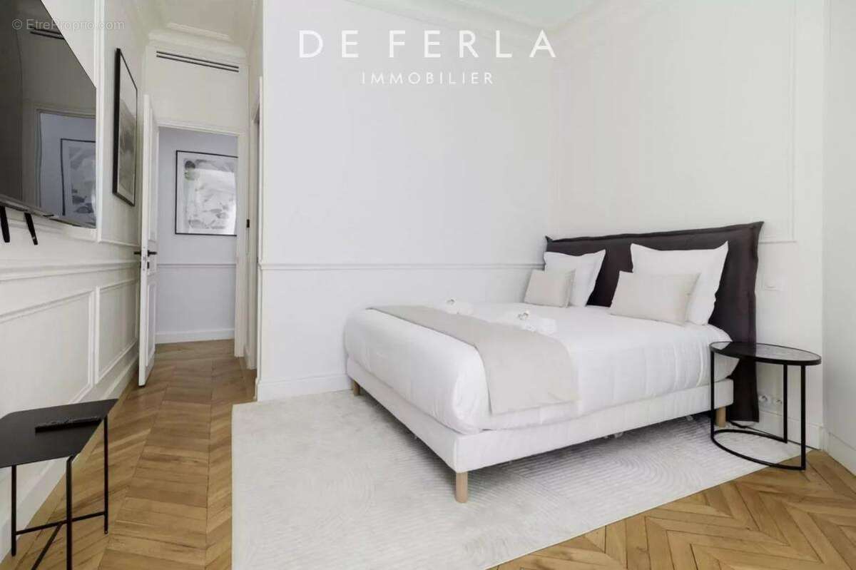 Appartement à PARIS-8E