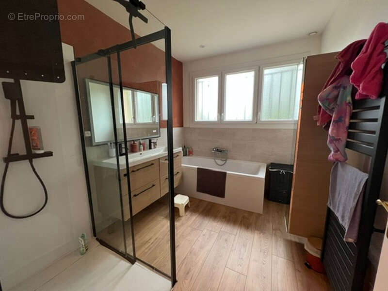 Villa de plain pied  5 pièces proche Clairac - photo 4