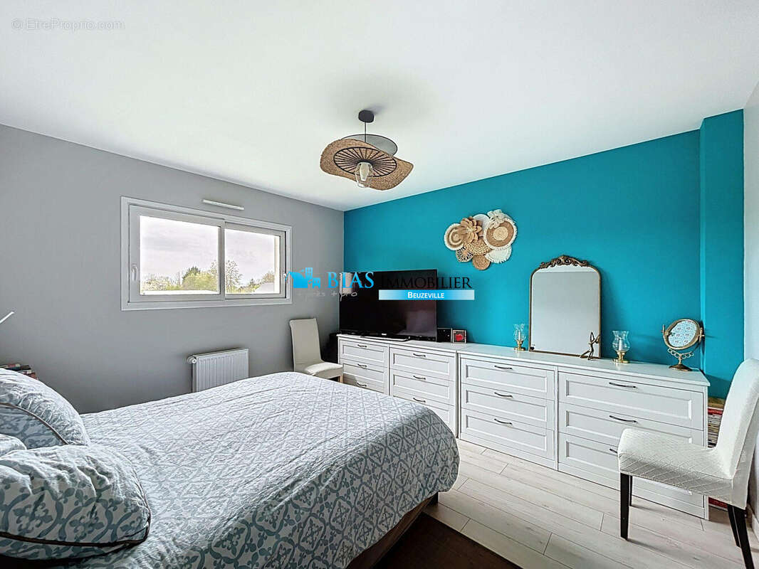 chambre 2 étage - Maison à BEUZEVILLE