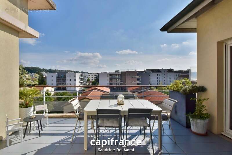 Appartement à TASSIN-LA-DEMI-LUNE