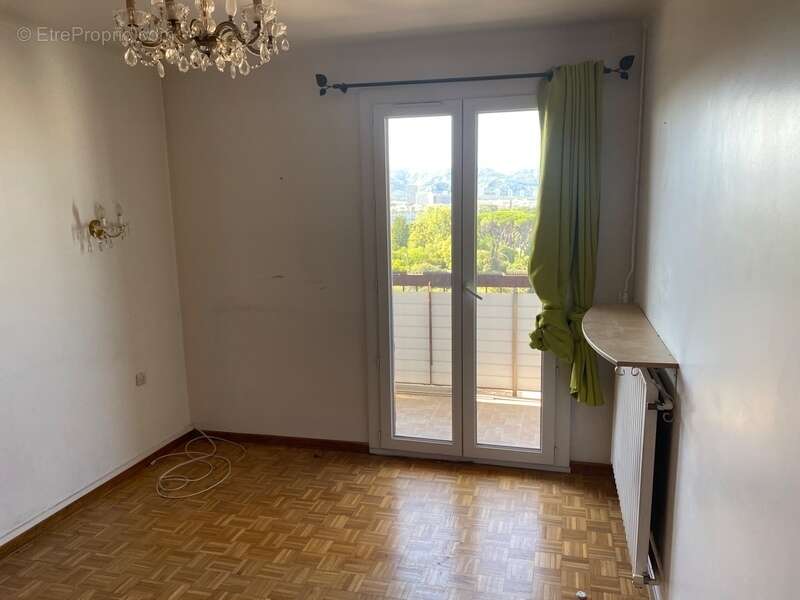 Appartement à MARSEILLE-10E