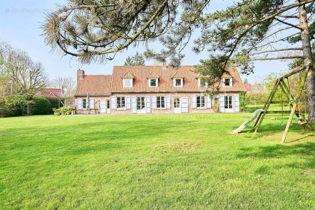 Maison à CROIX