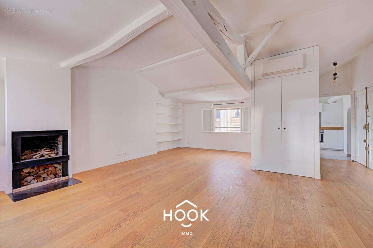 Appartement à PARIS-8E