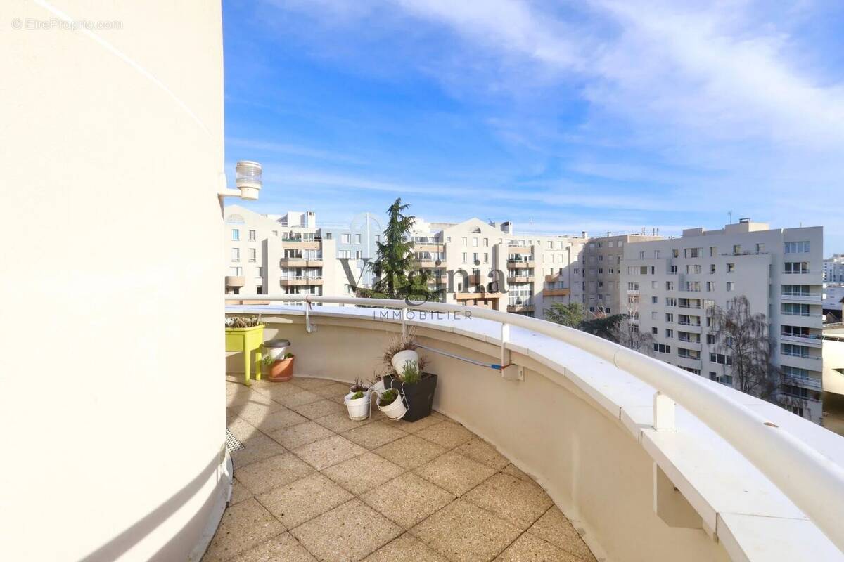 Appartement à CHARENTON-LE-PONT
