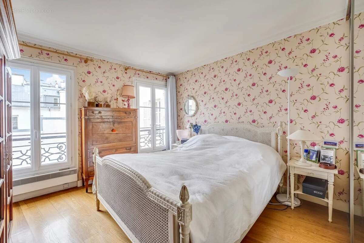 Appartement à PARIS-4E